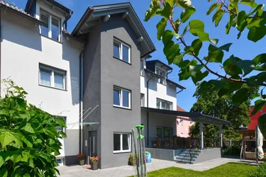 Ansfelden: Neuwertiges und großzügiges Mehrfamilienhaus