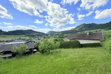 Sonniges Grundstück inklusive Gartenhütte
