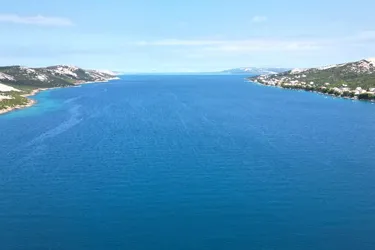 Einzigartiges Grundstück in erster Reihe auf der Insel Pag