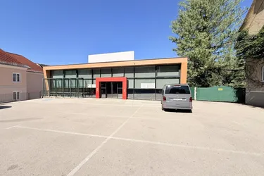 Moderne Geschäftsfläche in Klein St. Paul, ideal für Nahversorger, Lebensmittelhandel oder Fachmarkt
