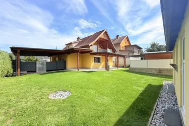 Gepflegtes Einfamilienhaus mit Terrasse, Nebengebäude &amp; Carport