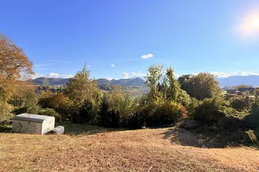 Ruhig gelegenes Grundstück mit Drau und Bergblick