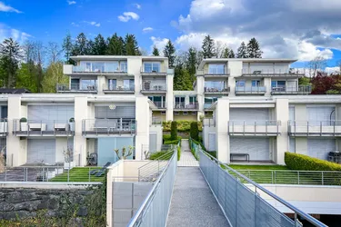 LUXURIÖSE SEEWOHNUNG MIT BADESTRAND UND SEEBLICK (1004)
