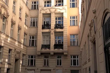Sanierungshit in wunderschönem Zinshaus in 1190 Wien