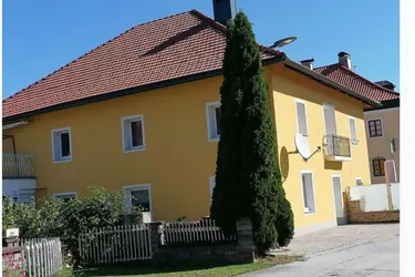 Leistbare Doppelhaushälfte mitten im Zentrum von Köstendorf
