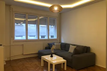 Wunderschöne 3 Zimmer-Altbauwohung in Budapest VI. Bezirk