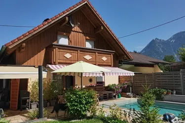 Haushälfte in der Nähe des Hallstättersees