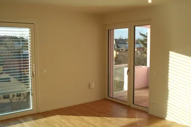 Ruhelage Innenhofidylle– Loggia &amp; Gartenblick