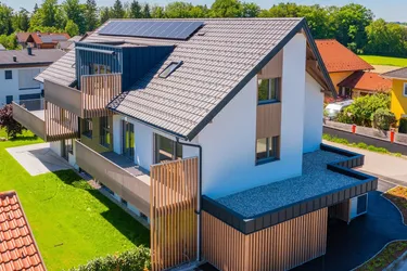 Gemütliche Balkonwohnung - GÖMING SALITERWEG!