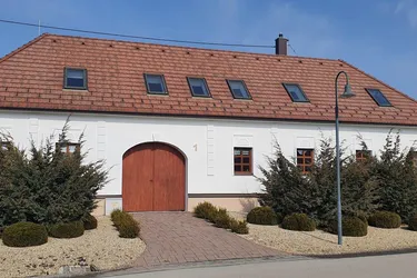 Expose Fürstenfeld! - Rarität!!! - Top sanierter Dreikanthof mit großem Grundstück!