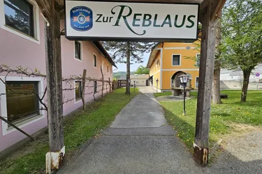 Mehrobjekthaus mit Potential als Anlage auch für Gastronomie in guter und zentraler Dorflage!