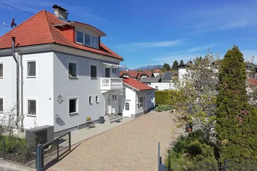Charmantes Einfamilienhaus mit Wintergarten, Einliegerwohnung und großzügigem Raumangebot
