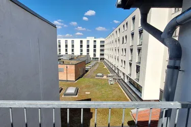 Großzügige 4 Zimmer DG Wohnung mit Balkon