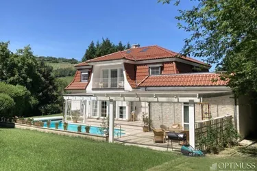 Ist es Ihr Wohntraum? Luxuriöse Familienvilla in Weidling ,mit Traumgarten,Schwimmpool, und Einfriedung wartet auf Sie!