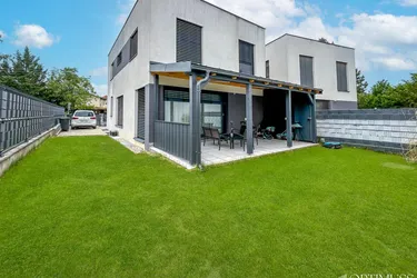 EXKLUSIVES ,MODERNES WOHNEN IM 4 ZIMMER REIHENHAUS IN STRASSHOF AN DER NORDBAHN !!!