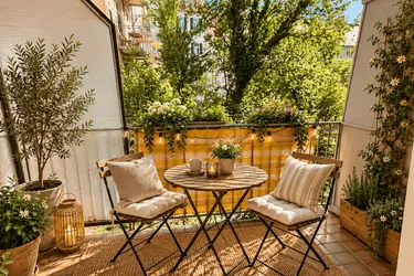 Sanierungsbedürftige Altbauwohnung | Herz Jesu Kirche | 2 Zimmer | Balkon | Ruhelage
