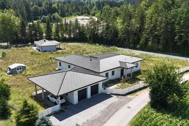 Wohnen im modernen 237 m² Bungalow und das Außen wird Ihr persönliches Projekt