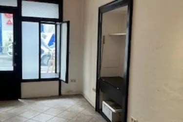 Kleiner Geschäftsraum gesucht? Gepflegtes Geschäftslokal in zentraler Lage ab sofort zu mieten!