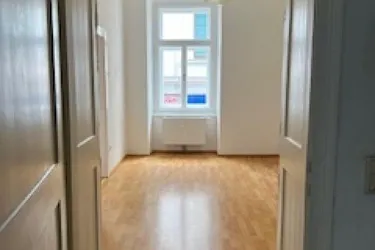 Traumhafte Altbau-Wohnung in Graz! 73.8m², € 843,33 Miete, Balkon, gepflegt, inkl. Einbauküche &amp; Personenaufzug.