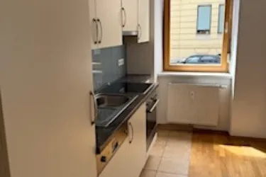 Geförderte, helle, gemütliche 1-Zimmer-Wohnung, Küche/essen/Wohnen, extra Schlafzimmer in Graz nähe Bahnhof: Top gepflegt, Einbauküche, nur 398,67 € Miete bis Ende Juli 2026!