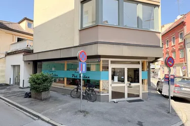 Gewerbefläche am Rande der Fußgängerzone / Jahnstraße