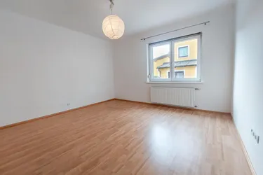 Hell &amp; praktisch: 3-Zimmer-Wohnung in Straßgang mit XXL-Terrasse &amp; großem Kellerraum zu vermieten