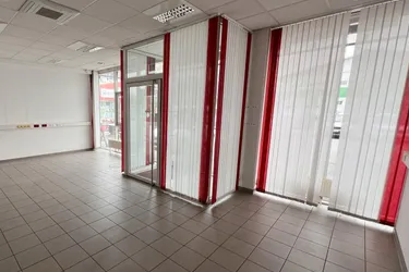 Multifunktionale Geschäftsräume/ Büroflächen in zentraler Lage
