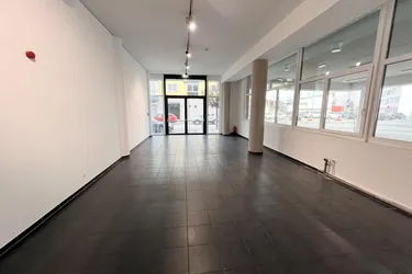 Universelle Gewerberäume/ Geschäfte/Büros in zentraler Lage in Seiersberg
