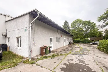 Universelle Liegenschaft mit der Möglichkeit der Bebauung, Baugenehmigung vorhanden, hervorragende Infrastruktur / Lend Graz