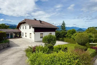 Ein-/ Zweifamilienhaus in herrlicher Aussichtslage mit großem Garten und viel Potenzial!