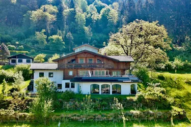 Sehenswertes Landhaus mit Panoramablick auf den Ossiacher See