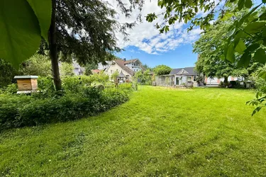 Attraktives &amp; zentral gelegenes Baugrundstück mit über 2.600m² inkl. Haus oder Teilung möglich!