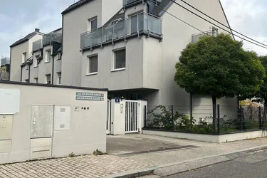 ab 15.12.25 Großzügige ruhige Wohnung mit Garten in unmittelbarer Nähe zum Kaiserwasser / Uno City