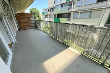 Hochwertige 2 Zimmer Wohnung / EGGENBERG / Mit zwei Balkonen - ab sofort!