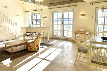 Beste Adresse! Helle Maisonette Wohnung mit Balkon, Wintergarten und Terrasse mit Blick zum Stephansdom
