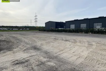 Top Gewerbebaugrund in der Größe von ca. 3300m² in direkter Nähe zur Autobahnauffahrt der S1