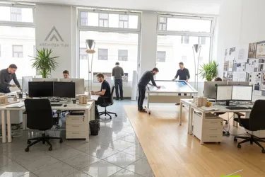 Perfekte Geschäftsadresse! Ordination, Praxis, Geschäftslokal, Büro, Therapie- und Fitness Studio, 55 m2 Wohnbüro und 2 TG Plätze