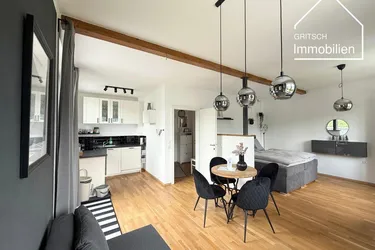 MILS - Charmante Garçonnière mit großer Terrasse und eigenem Zugang