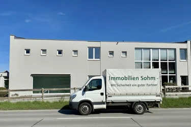 Super Räumlichkeiten mit viel Platz und guter Sichtbarkeit!