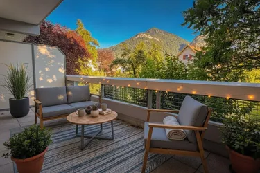 Sonnige 4,5 Zimmer-Wohnung mit schöner Terrasse und traumhaftem Bergblick!