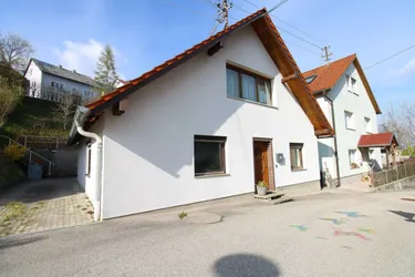 Charmantes Einfamilienhaus inkl. großzügigem Garten - Wolfsegg am Hausruck!