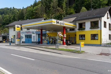 ENI Tankstelle | Trafik &amp; Shop | Wohnhaus mit 2 Einheiten | Werkstatt &amp; Carport | Gaming, NÖ