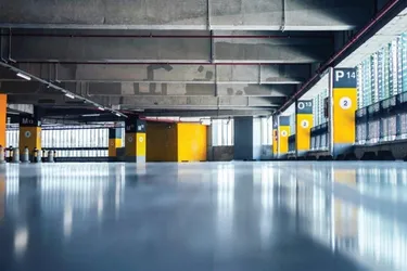 ** SELTENE GELEGENHEIT - TIEFGARAGE MIT 43 STELLPLÄTZEN IM EIGENTUM IN BESTER LAGE ZU ERWERBEN **