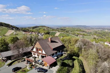 LANDWIRTSCHAFTSBETRIEB : Idyllisches Anwesen mit Weingarten und Waldfläche in der steirischen Toskana