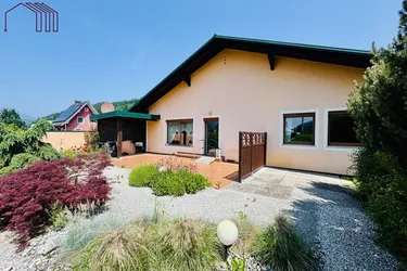 FÜR NATURLIEBHABER: Sonniger Bungalow mit Gartenparadies &amp; Kirchturmblick