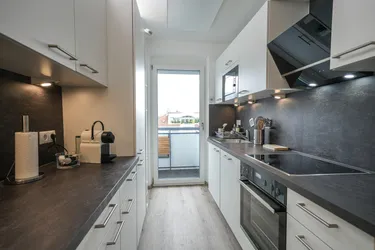 INNSBRUCK-AMRAS: RUHIGE, TOP SANIERTE WOHNUNG MIT 3,5 ZIMMERN UND ALPENPANORAMA