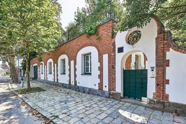 Luxuriöse Familienresidenz oder Wohnen - Arbeiten: 230 m² mit großer Terrasse und Garage!
