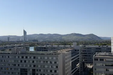 Moderne 2-Zimmer-Wohnung mit großzügiger Loggia, DC&amp;Kahlenberg-Skylineblick, Garagenplatz, Fitness &amp; Sauna im DC Living