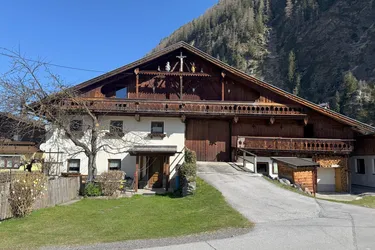Leben, genießen, gestalten – Historisches Bauernhaus mit vielen Möglichkeiten in Längenfeld!