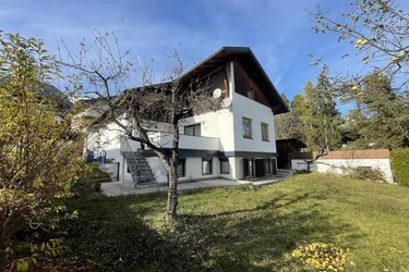 Mehrfamilienhaus mit drei Wohneinheiten, sonnigem Garten und vielseitigem Potenzial